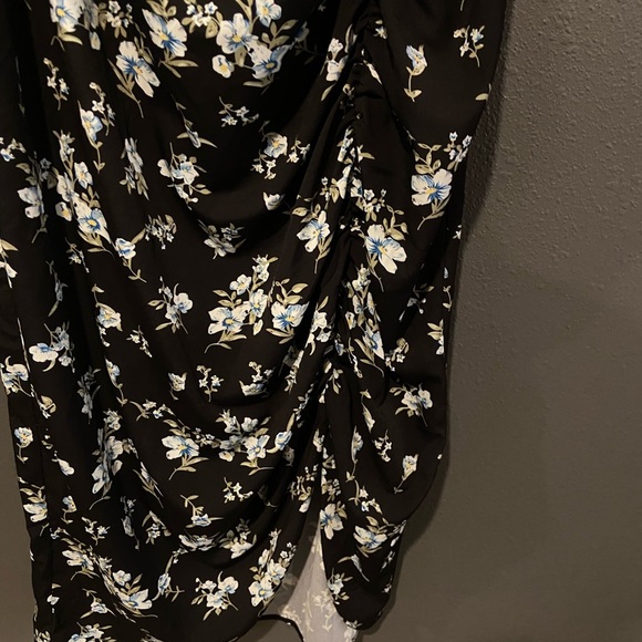 Cider Black Floral Midi Dress - Picture 3 of 7